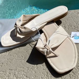 NWT Hera Ruched Thong Sandals Sz 8